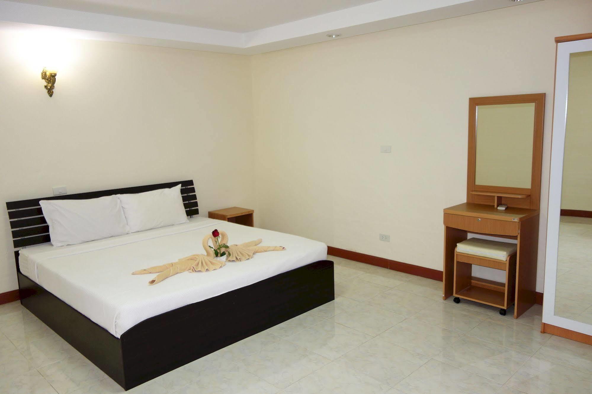 Jungle Resort Jomtien Beach Buitenkant foto